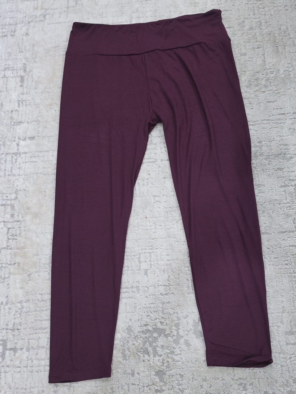 Women’s High-Waist Leggings in Deep Plum